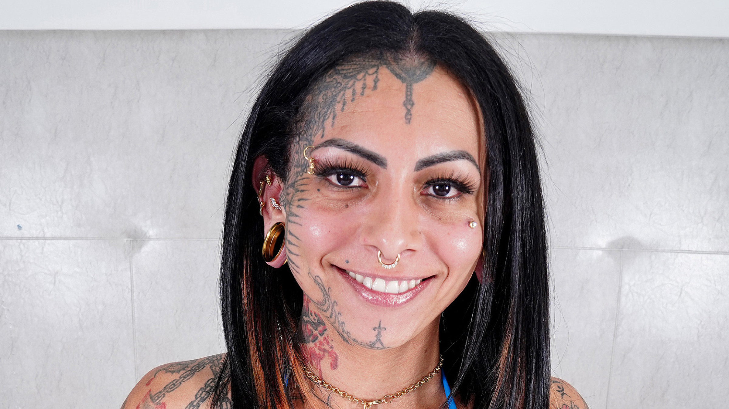 Tattoed Isabely Ferreira in New Hot Solo