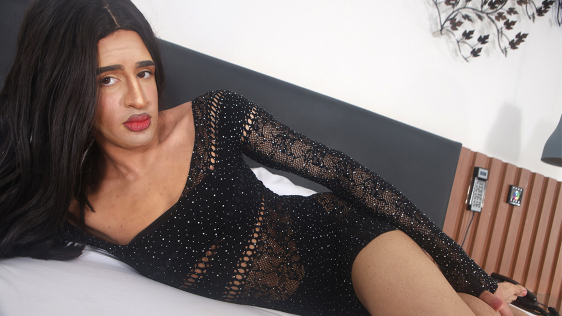 A Huge Dick Ts Debuting