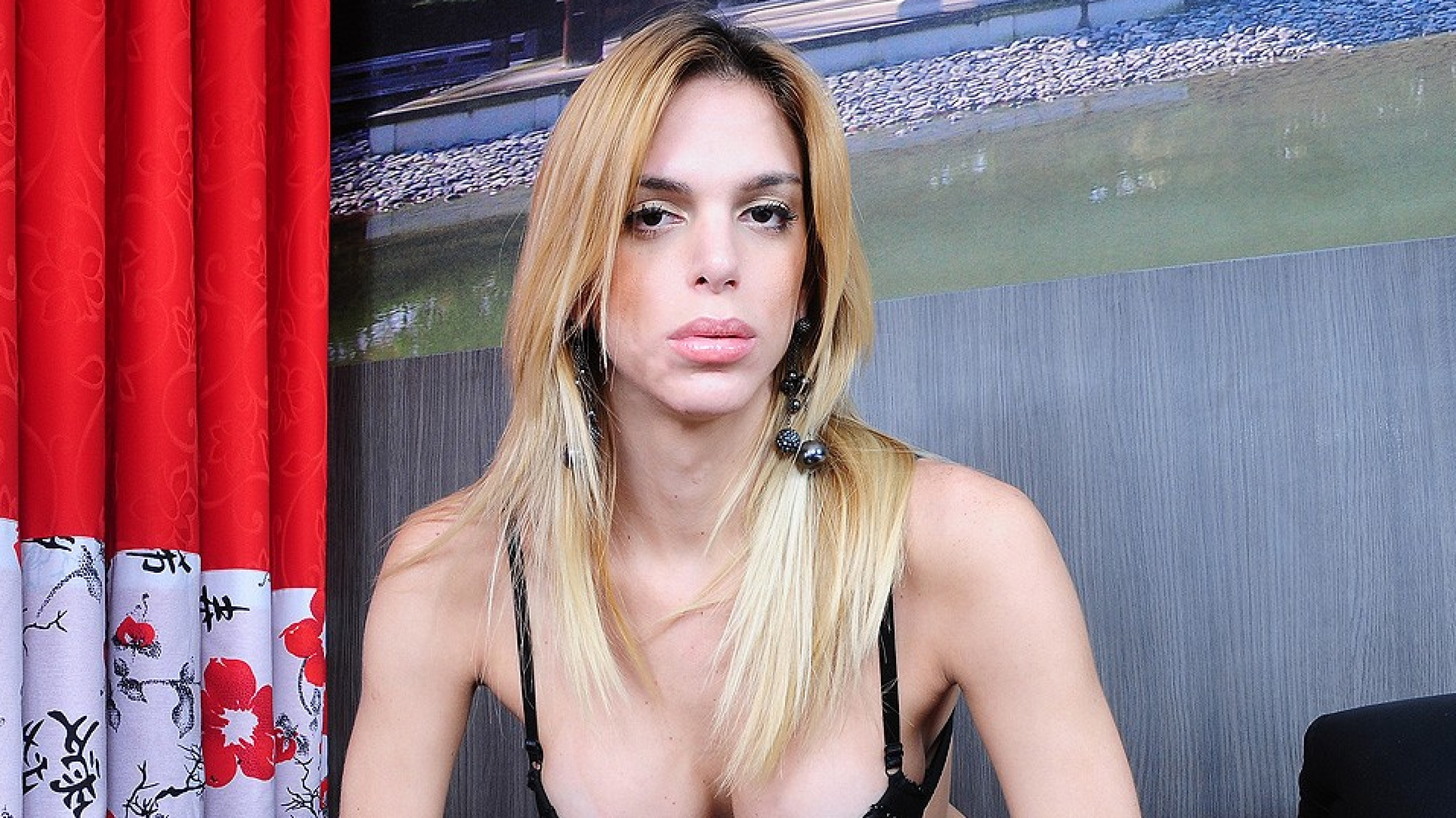 Meet Gorgeous Tayra Oliveira!